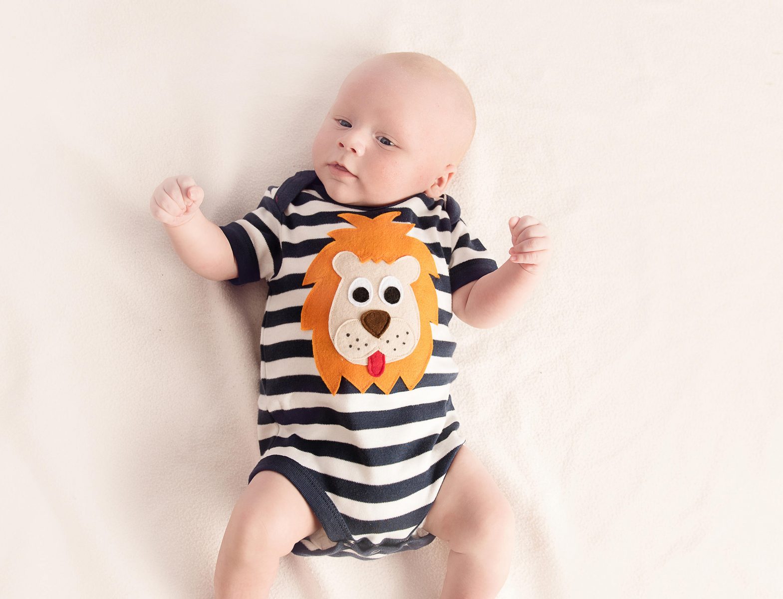 Baby Lion Bodysuit 0-12 months