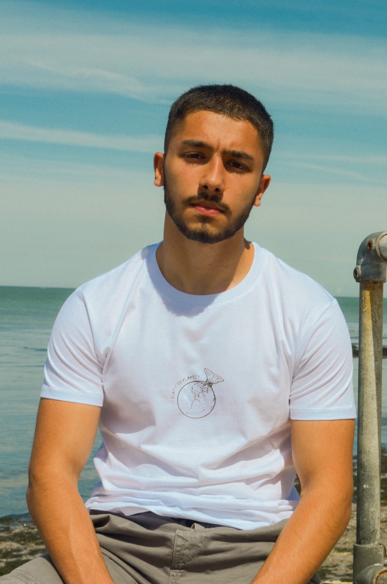 Plastic or planet? | 100% organic cotton t-shirt | Sustainable & vegan | Unisex