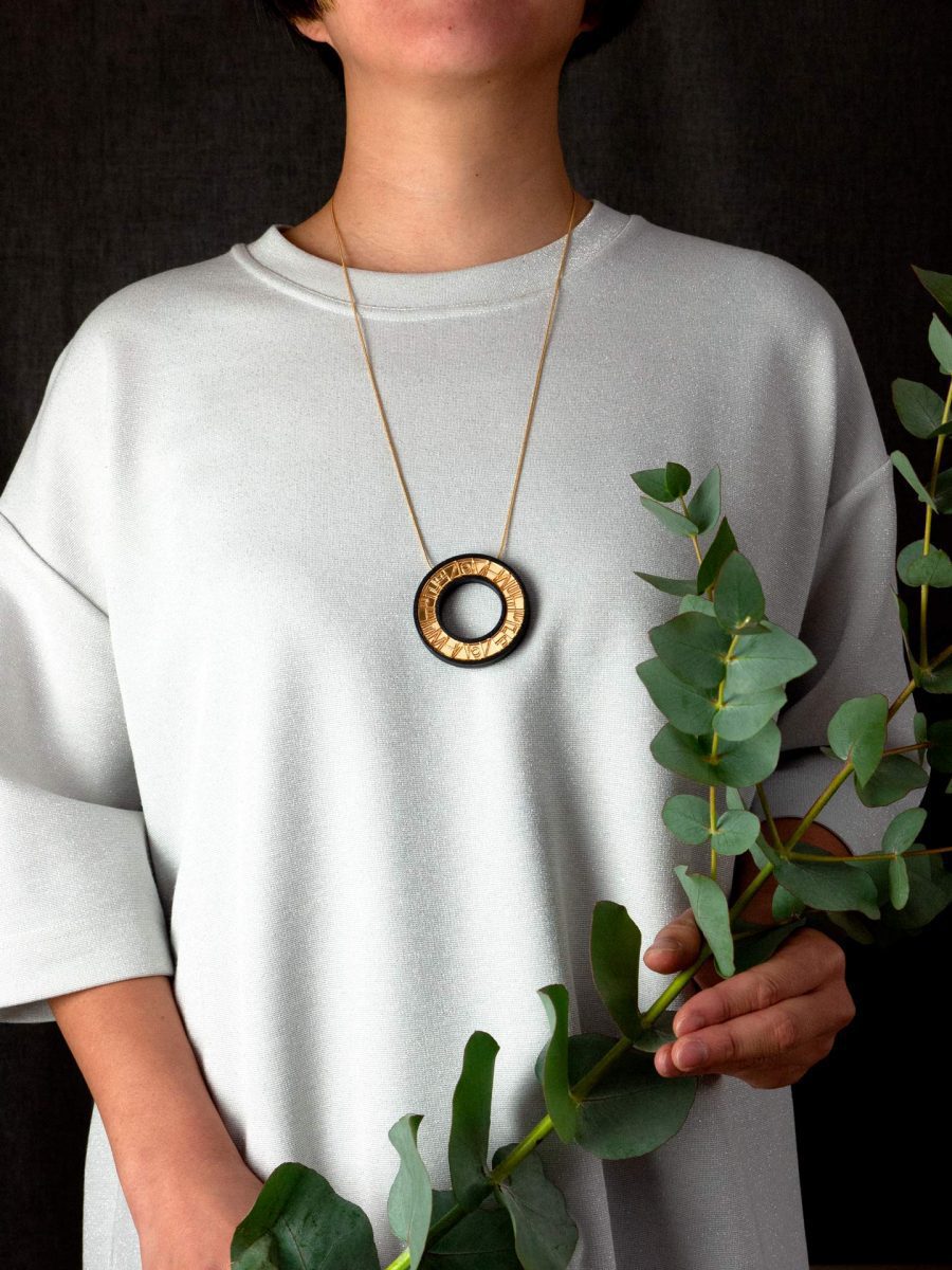 FORM065 PELOTA Necklace - Gold