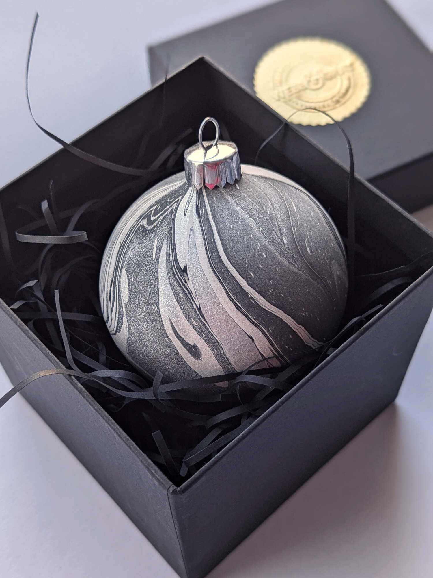 Luxury Marbled Christmas Bauble | Grey Pearl