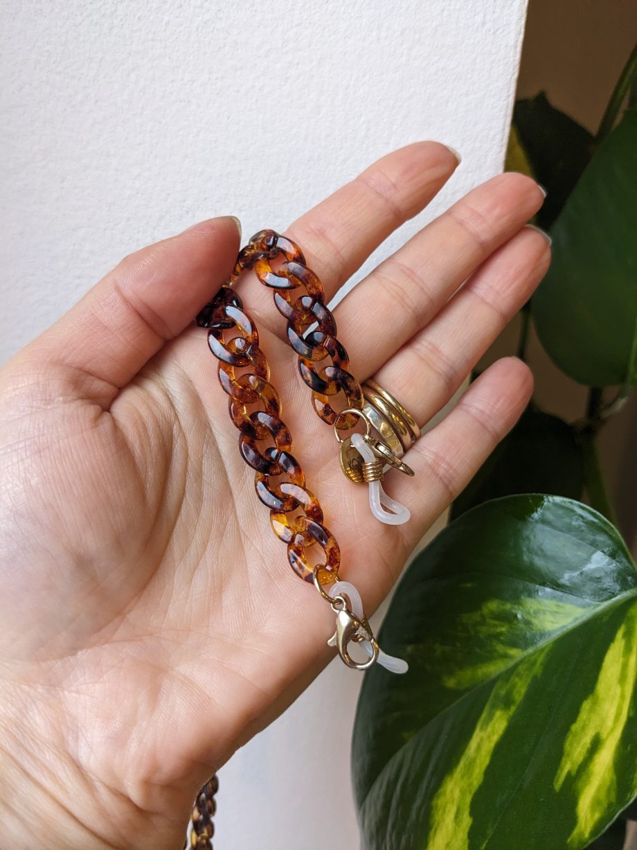 Dainty Round Tortoiseshell Glasses Chain