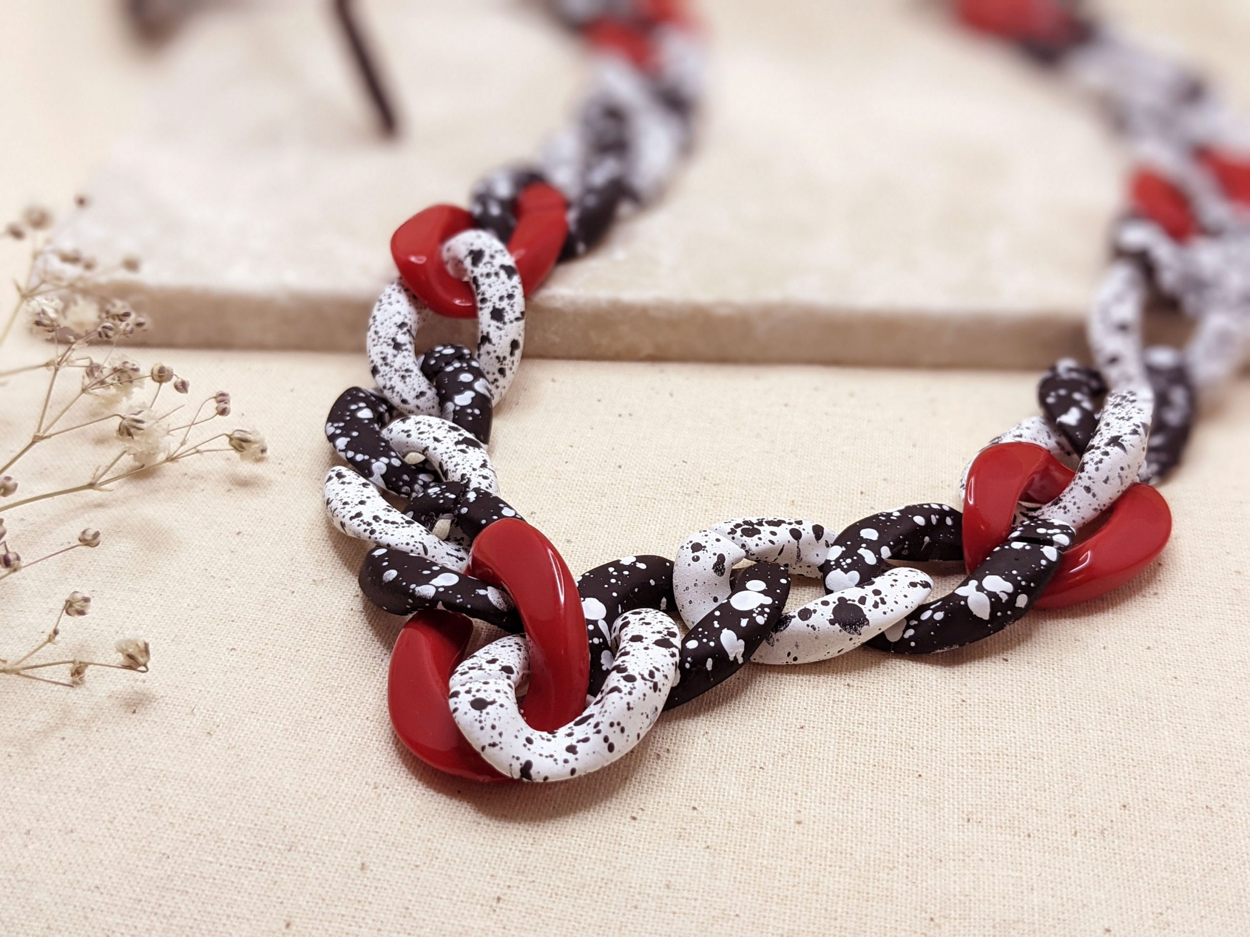 Fiona – Large Red, Black and White Chunky Glasses Chain