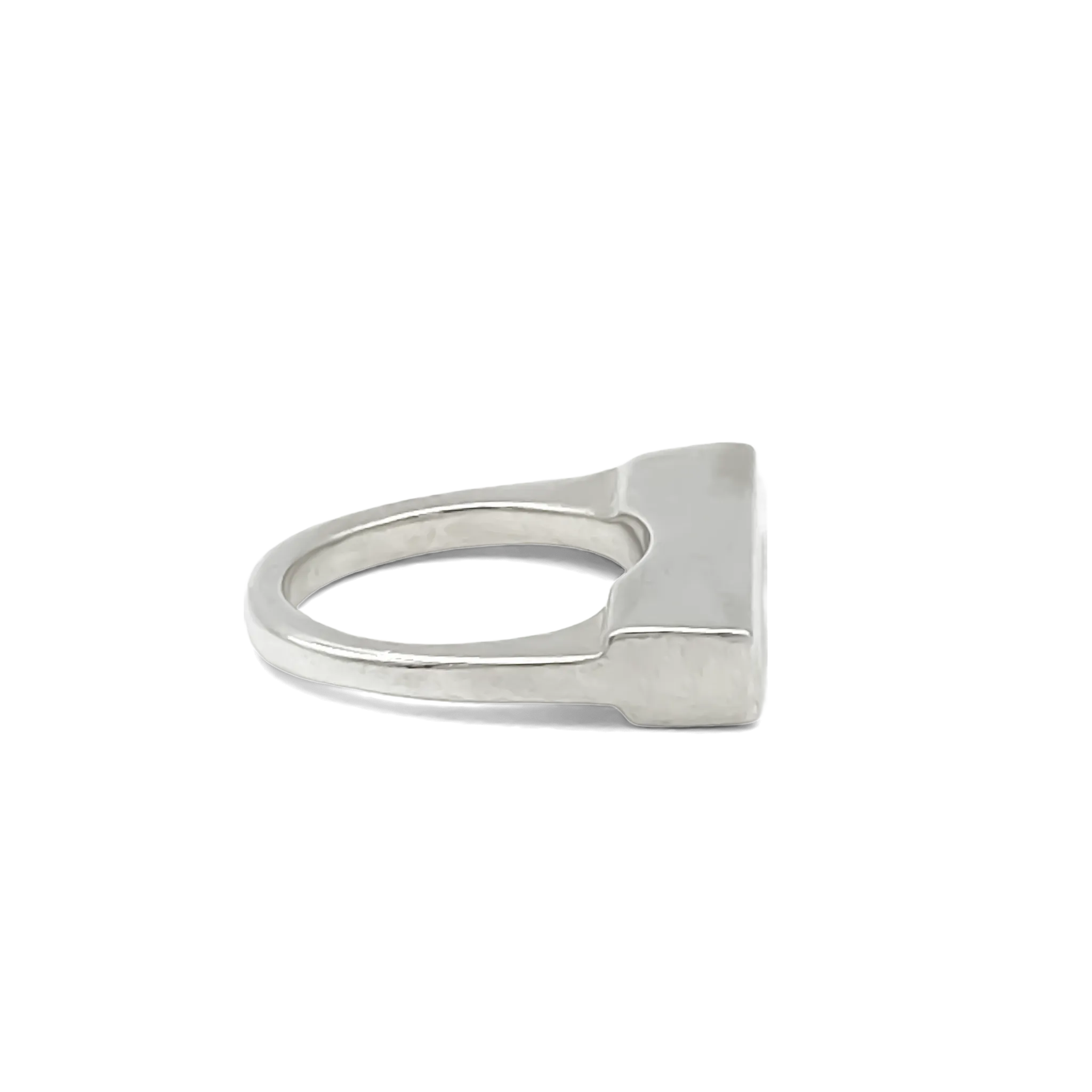 Side profile of the flat ring in sterling silver
