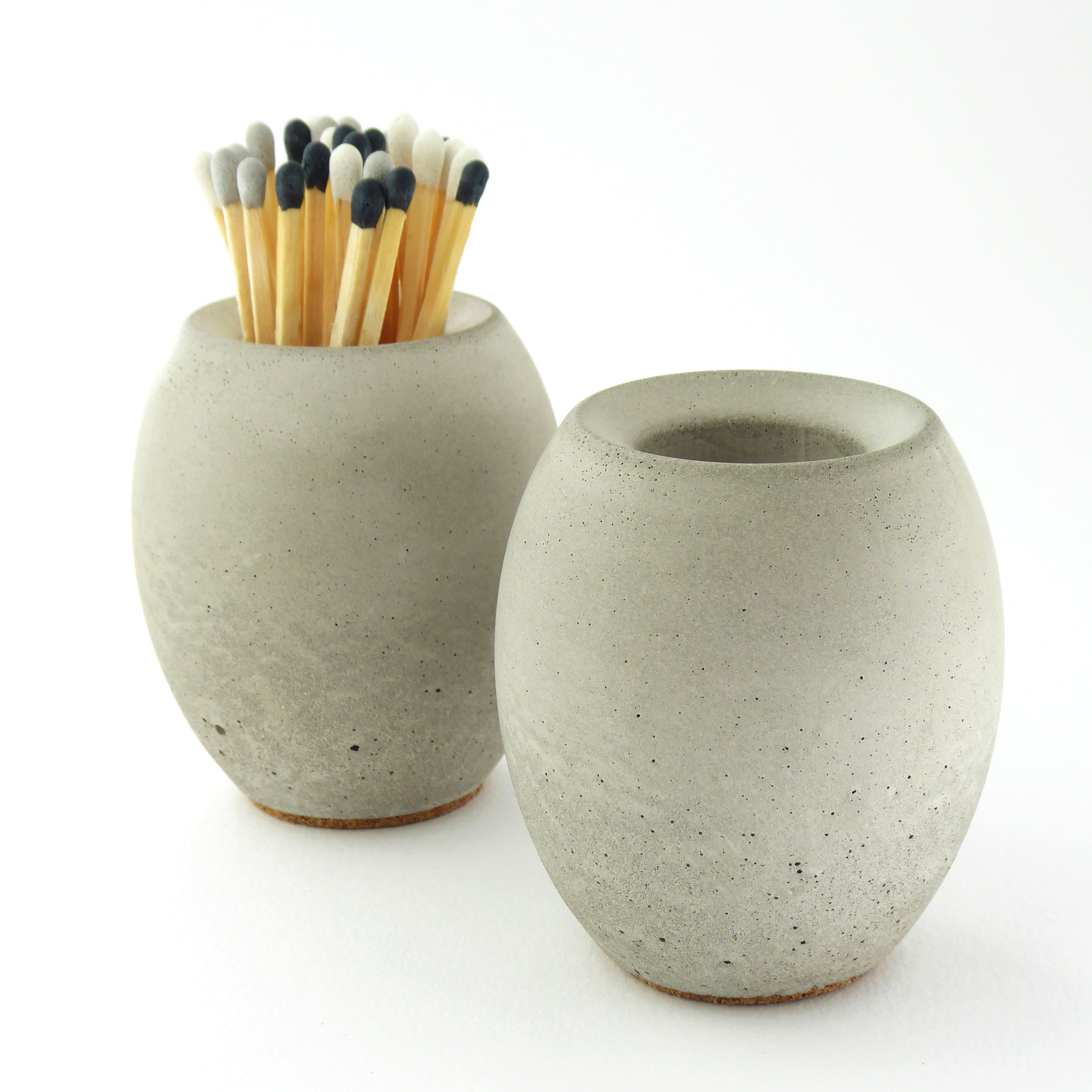 Round concrete match pot with long matches
