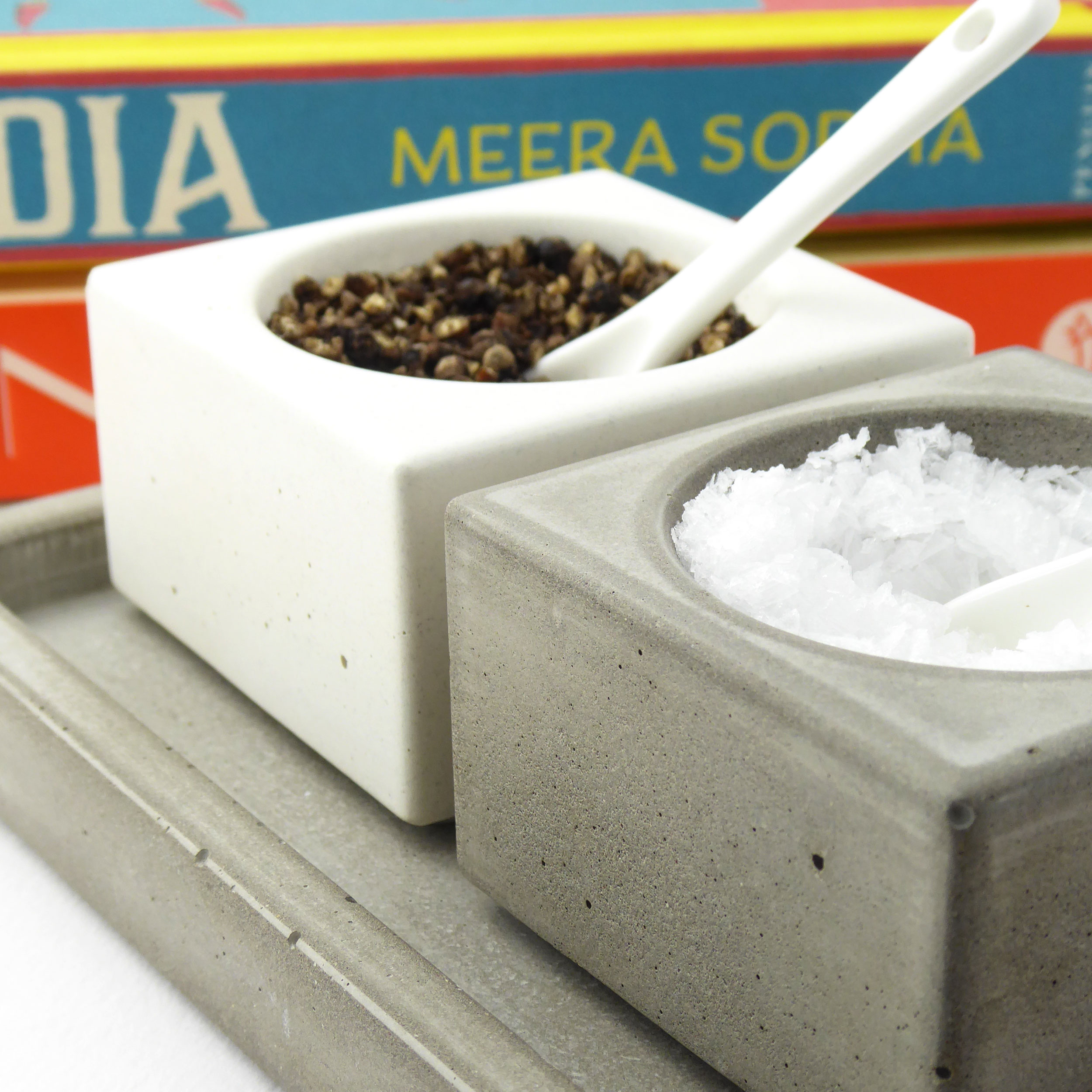 Handmade concrete pinch pot - natural grey or white